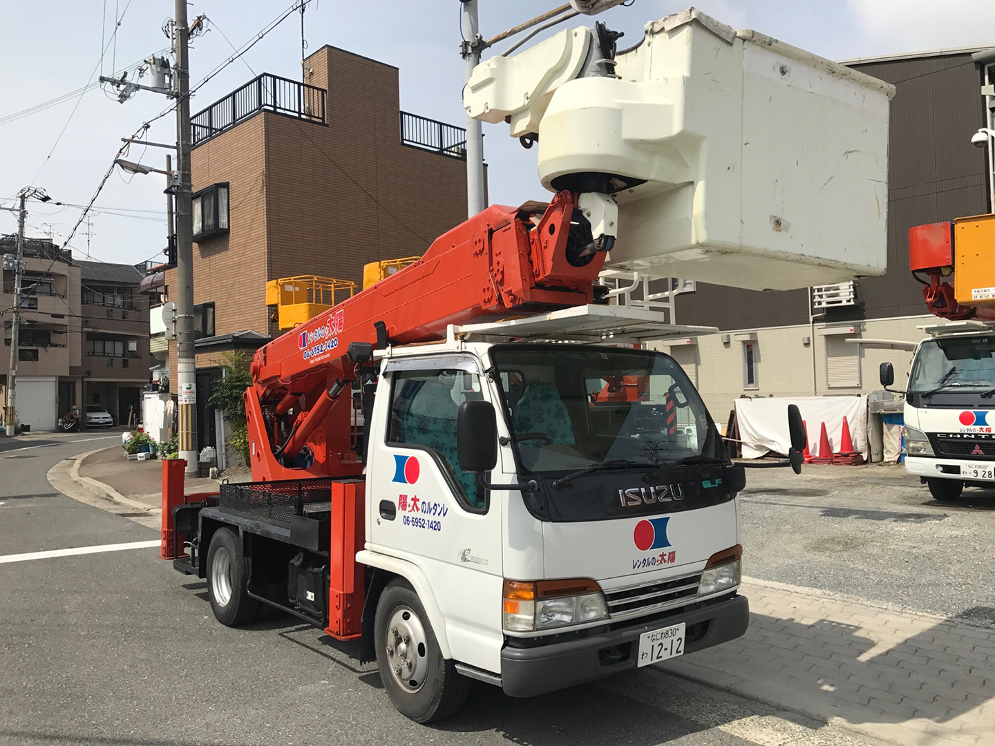 地上高：14.5ｍ 電工仕様クレーン付